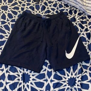 Men navy blue Nike shorts